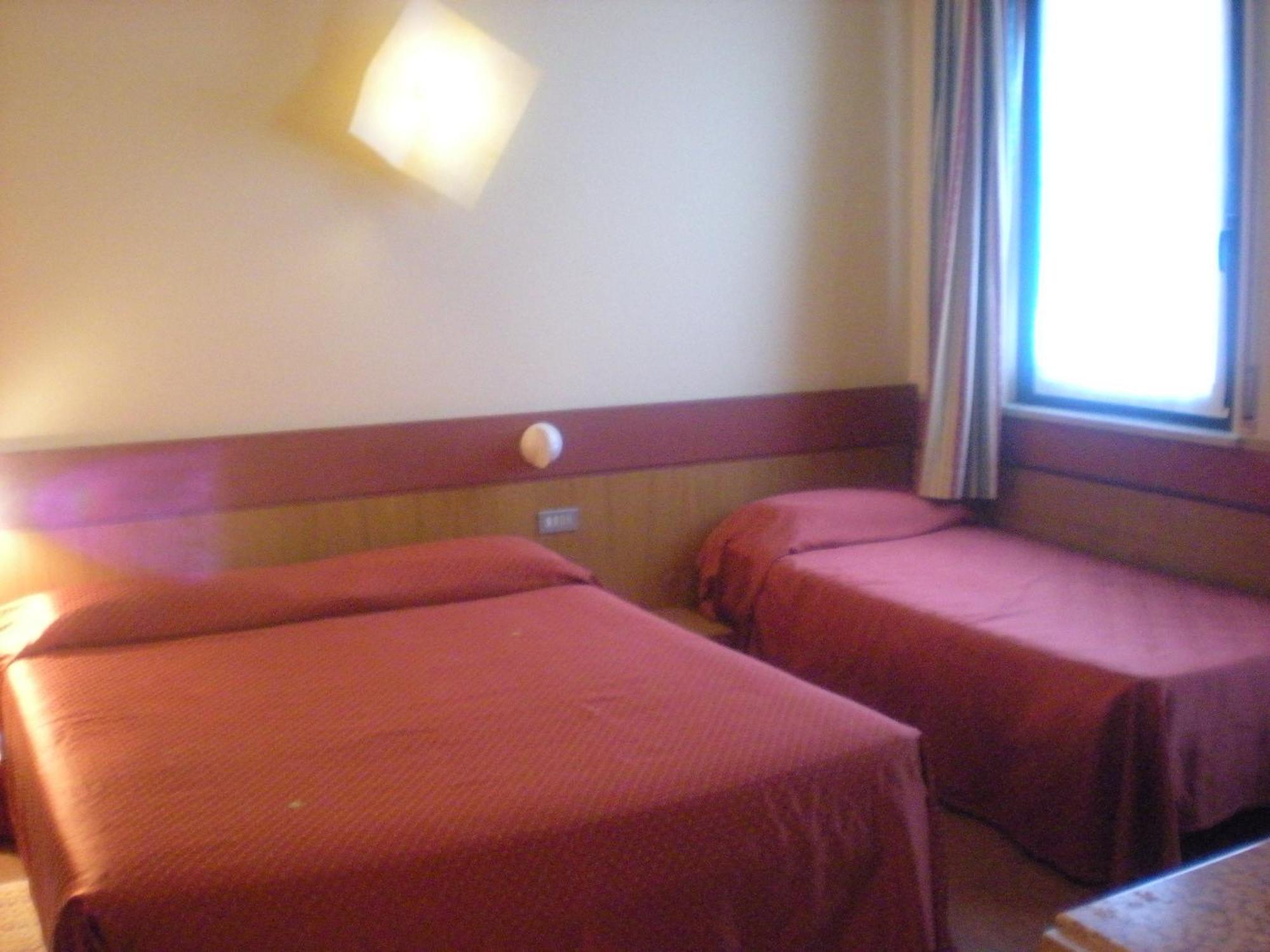 Hotel Roma 부솔렌고 외부 사진